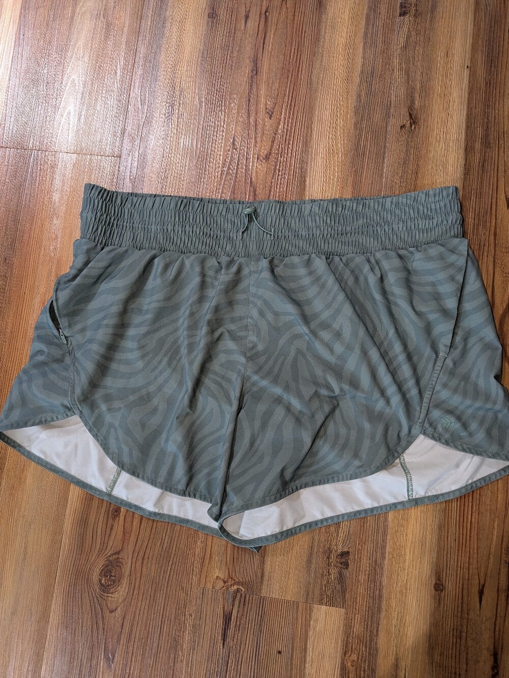All In Motion Women's Olive Green Patterned Active Shorts XXL